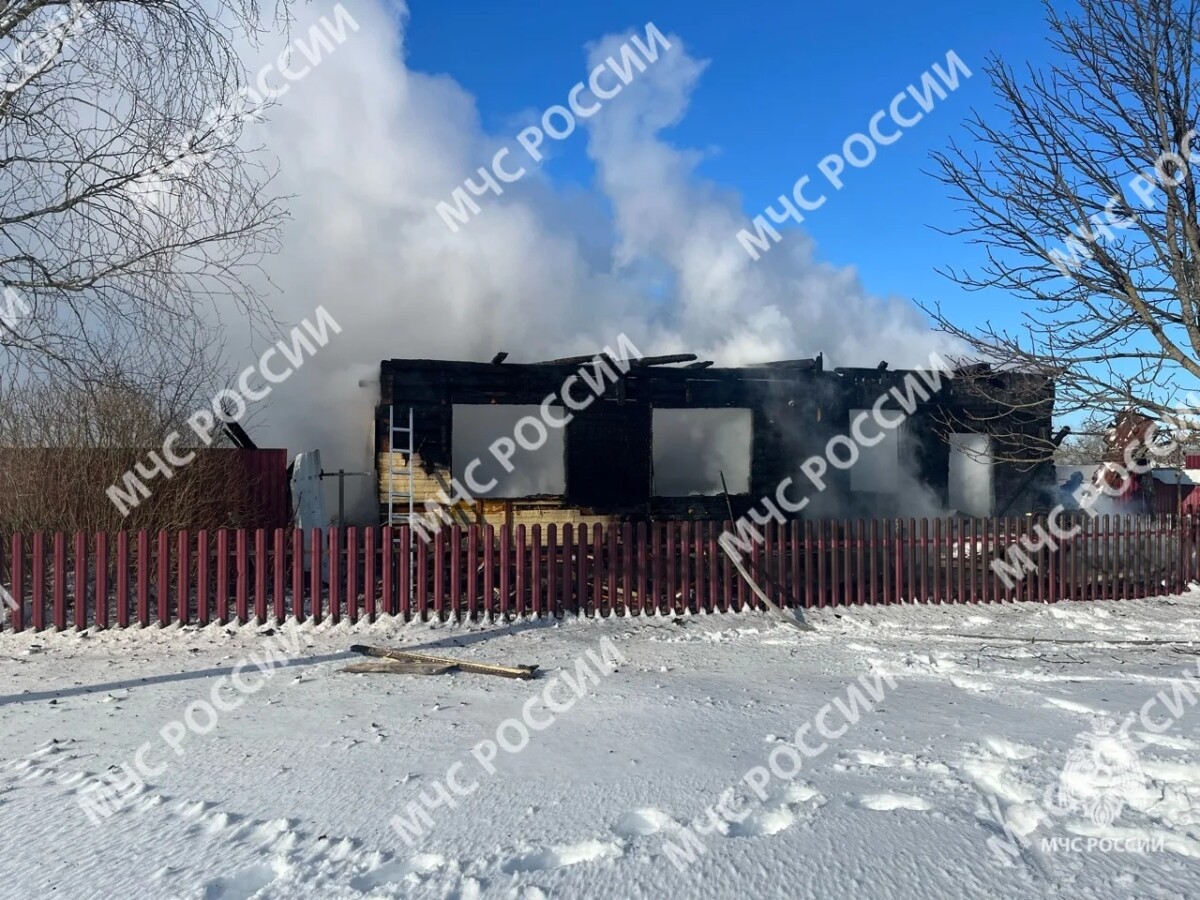 В Дятьковском районе сгорел дом