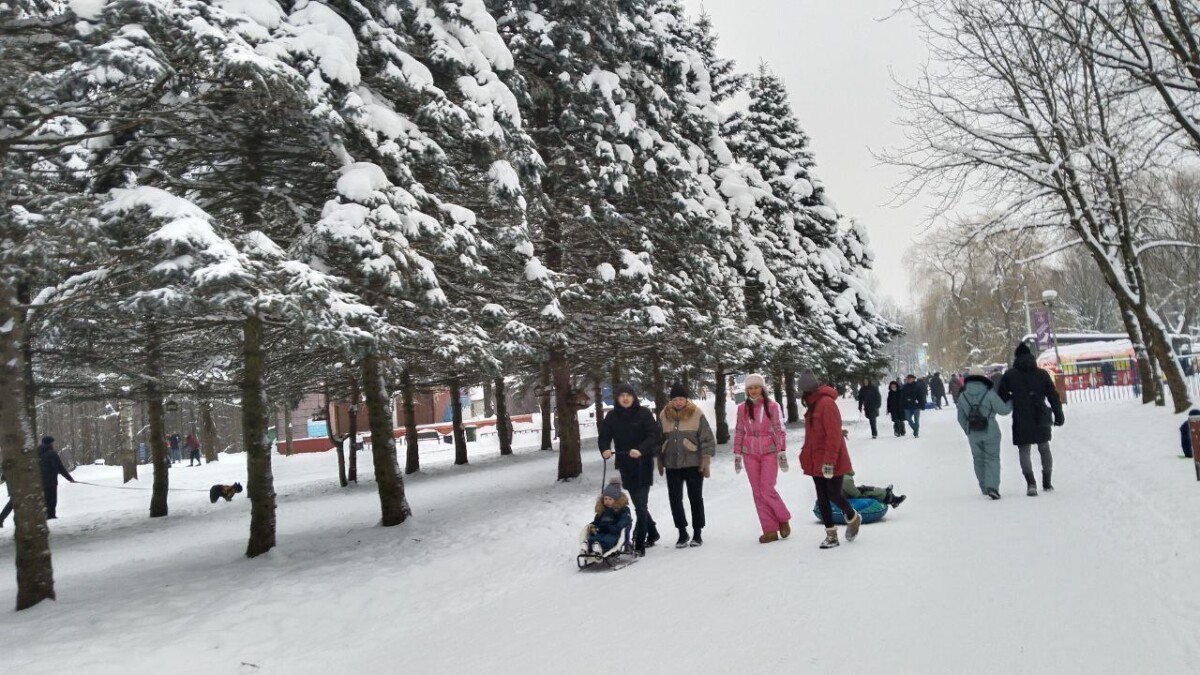 Почему лицо отекает после новогодних каникул и что делать