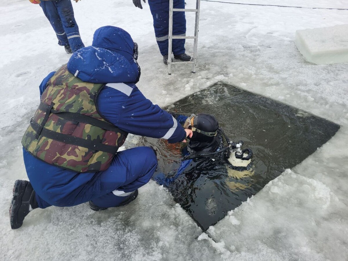Провалившихся под лёд мальчиков ищет 70 спасателей в Брянске
