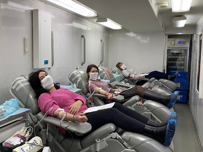 Сотрудники «Брянскэнерго» и «БрянскЭлектро» приняли участие в Днях донора