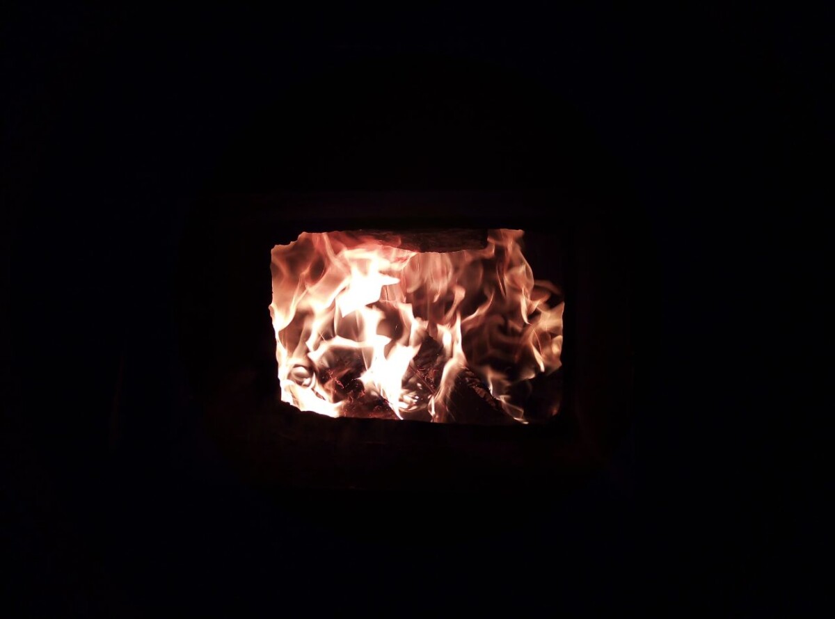 В селе под Новозыбковом Брянской области сгорела баня