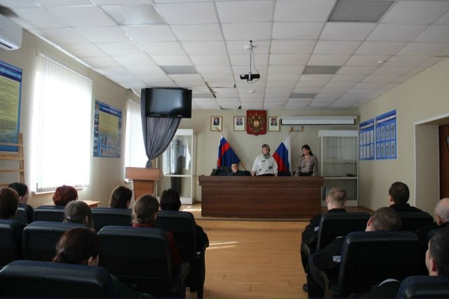 В СИЗО Новозыбкова искали квалифицированные кадры для швейного производства