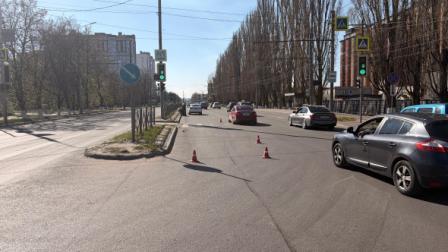 Водитель опрокинула мотоцикл в Брянске
