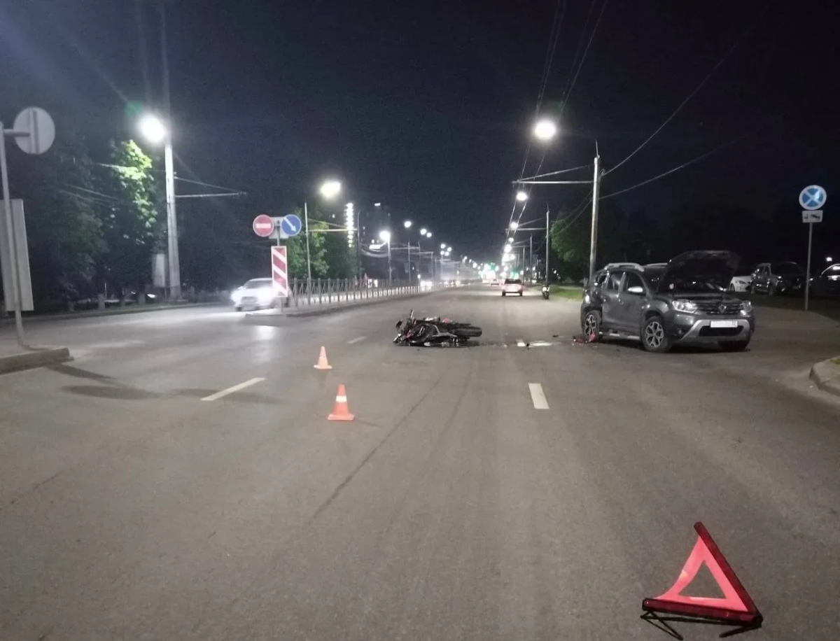 В Брянске водитель иномарки не уступил дорогу мотоциклисту