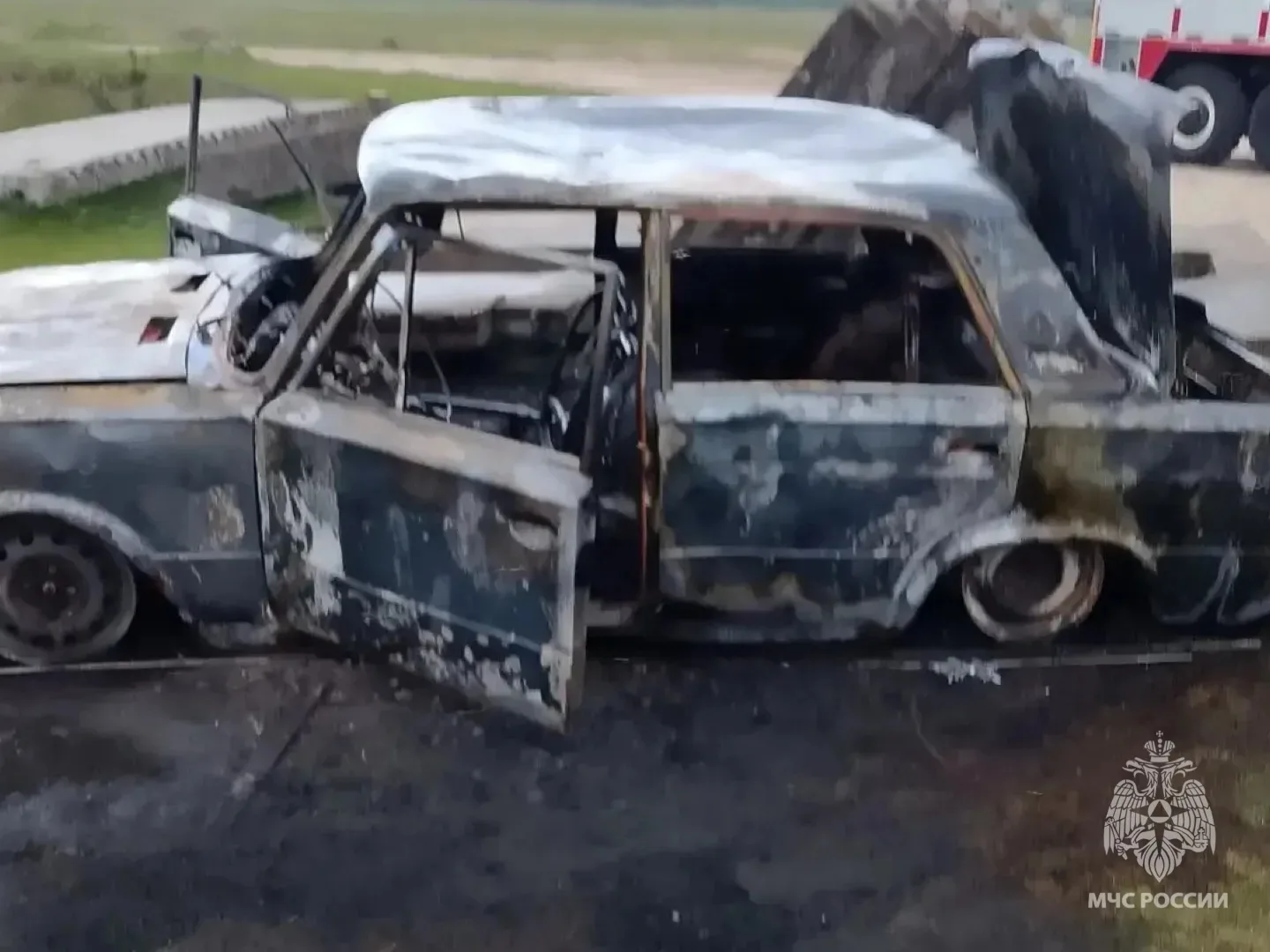 В Брянском районе пожар уничтожил автомобиль