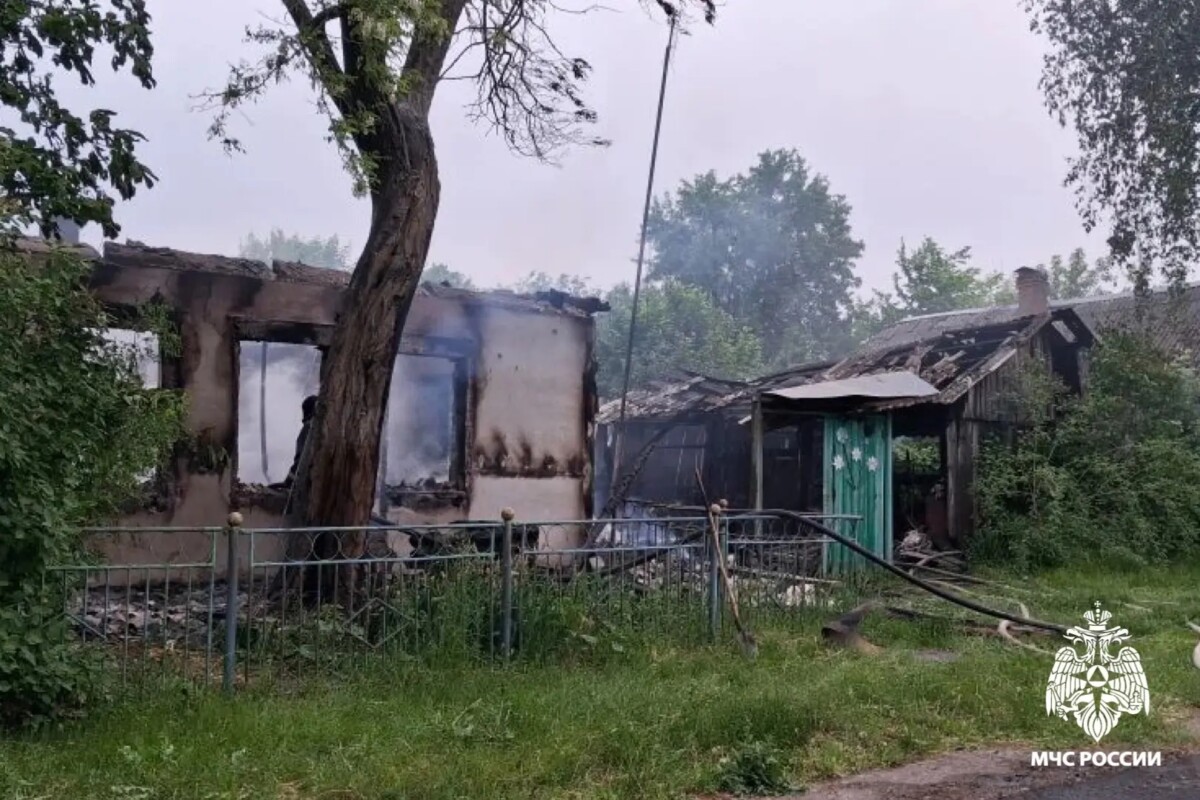 В брянской деревне при пожаре погибли двое