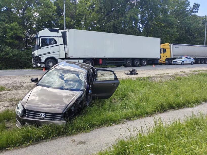 Водитель легковушки заснул и попал под два автомобиля в Брянской области