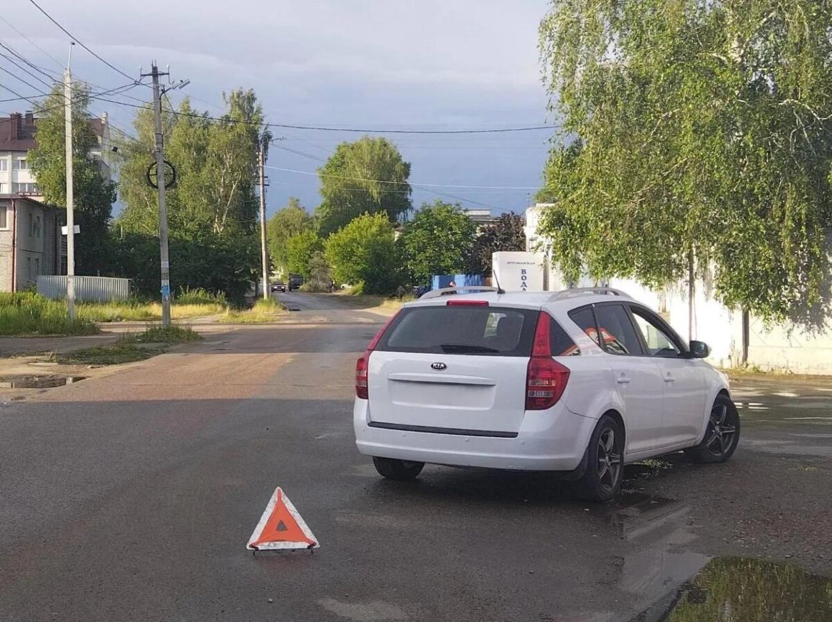 В Брянске пожилая женщина попала под автомобиль