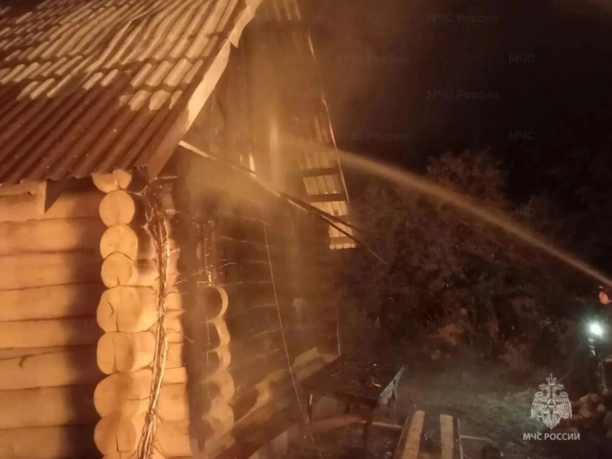 Частный дом сгорел в Брянской области