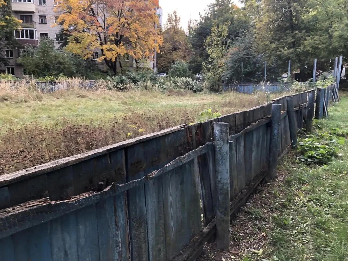 В Советском районе Брянска демонтировали аварийный корт