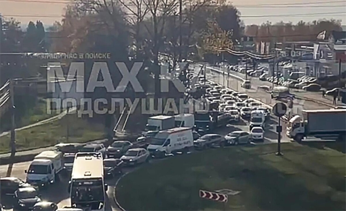Власти Брянска разобрались в причинах пробки на кольце у телецентра
